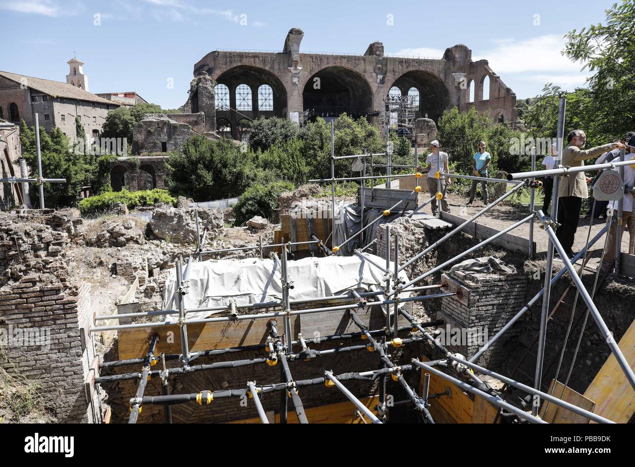 Öffentliche Aushub des Kolosseum archäologischen Park in Rom, Italien. Mit: Atmosphäre, wo: Rom, Latium, Italien Wann: 26 Jun 2018 Credit: IPA/WENN.com ** Nur für die Veröffentlichung in Großbritannien, den USA, Deutschland, Österreich, Schweiz ** verfügbar Stockfoto