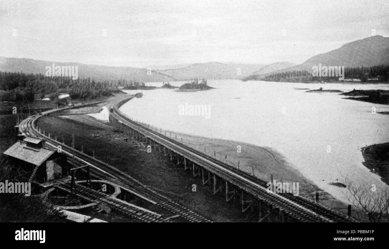 1242 Eisenbahn Neigung an den Kaskaden Stockfoto