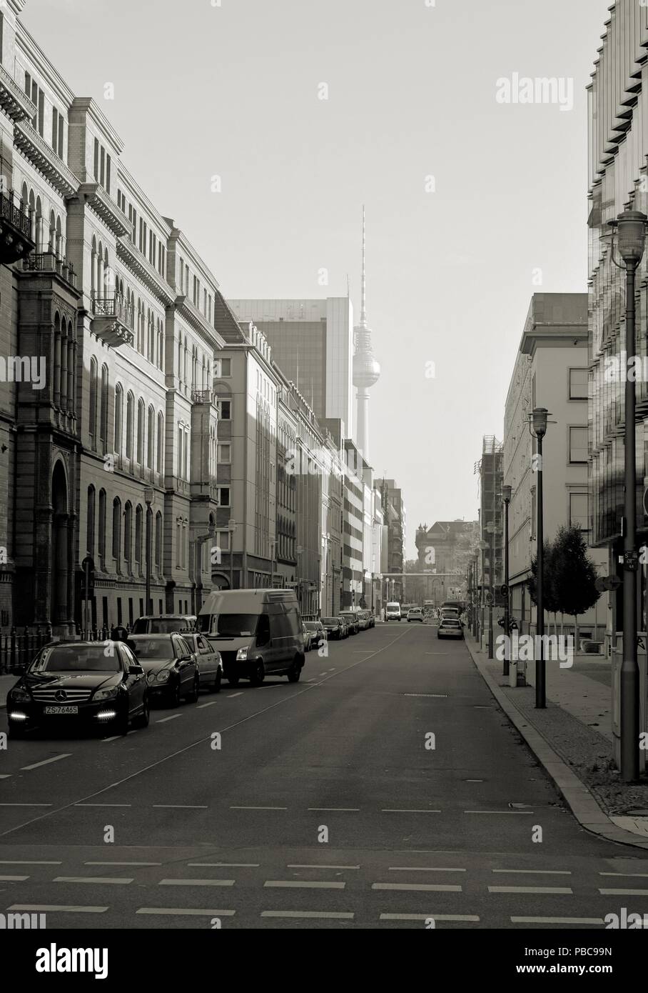 Straßenszene in der Innenstadt von Berlin. Stockfoto