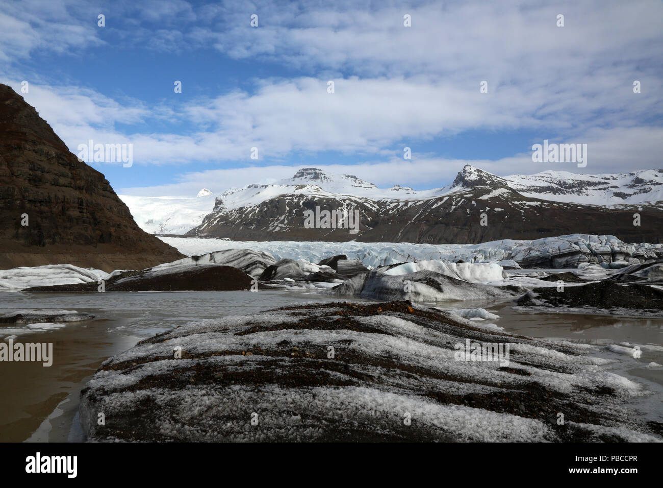 Isländische Eisberge und Landschaft Stockfoto