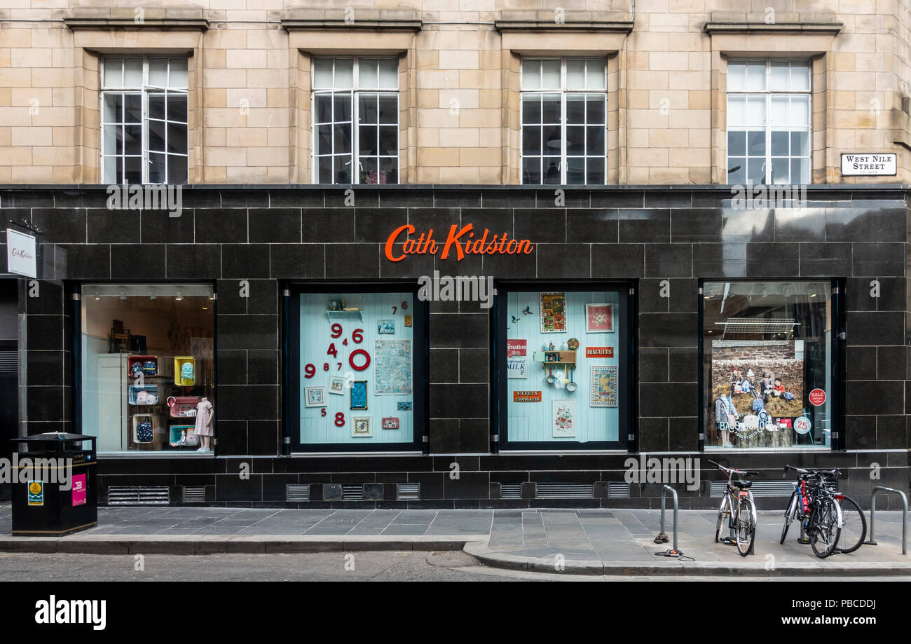 Fenster der Cath Kidston Mode, Accessoires und Haushaltswaren shop in West Nile Street, Glasgow. Modern Vintage homewares, Mode, Accessoires Stockfoto