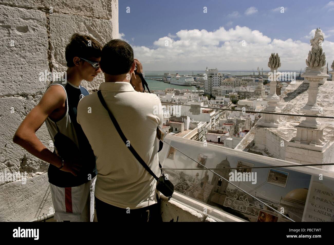 West Tower der neuen Kathedrale, Cadiz, Andalusien, Spanien, Europa. Stockfoto