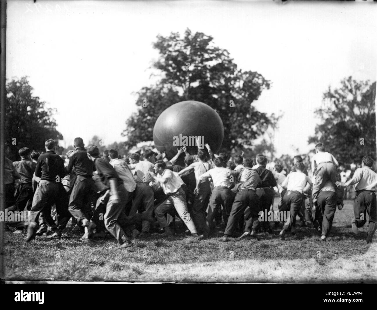 1237 Push Ball an der Miami Universität Neuling - sophomore Contest 1910 (3190809035) Stockfoto