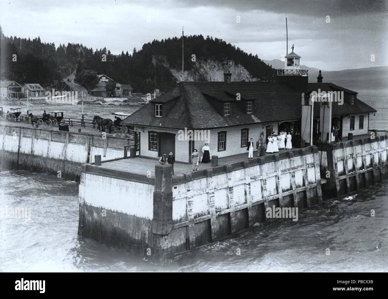 . Englisch: Foto, Murray Bay Wharf, QC, über 1912, Wm. Notman & Sohn, Silbersalze auf Glas - Gelatine, trockenen Platte Prozess - 11 x 16 cm Français: Helvetica, Quai de La Malbaie, QC, Vers 1912, Wm. Notman & Sohn, Plakette sèche à la gélatine, 11 x 16 cm circa 1912 1238 Quai de La Malbaie 1912 Stockfoto