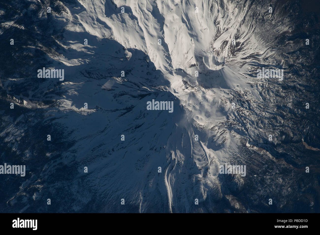 Mt. Shasta, eine 14,179 Fuß Höhe vulkanischen Gipfel am südlichen Ende der Cascade Range in Kalifornien Stockfoto