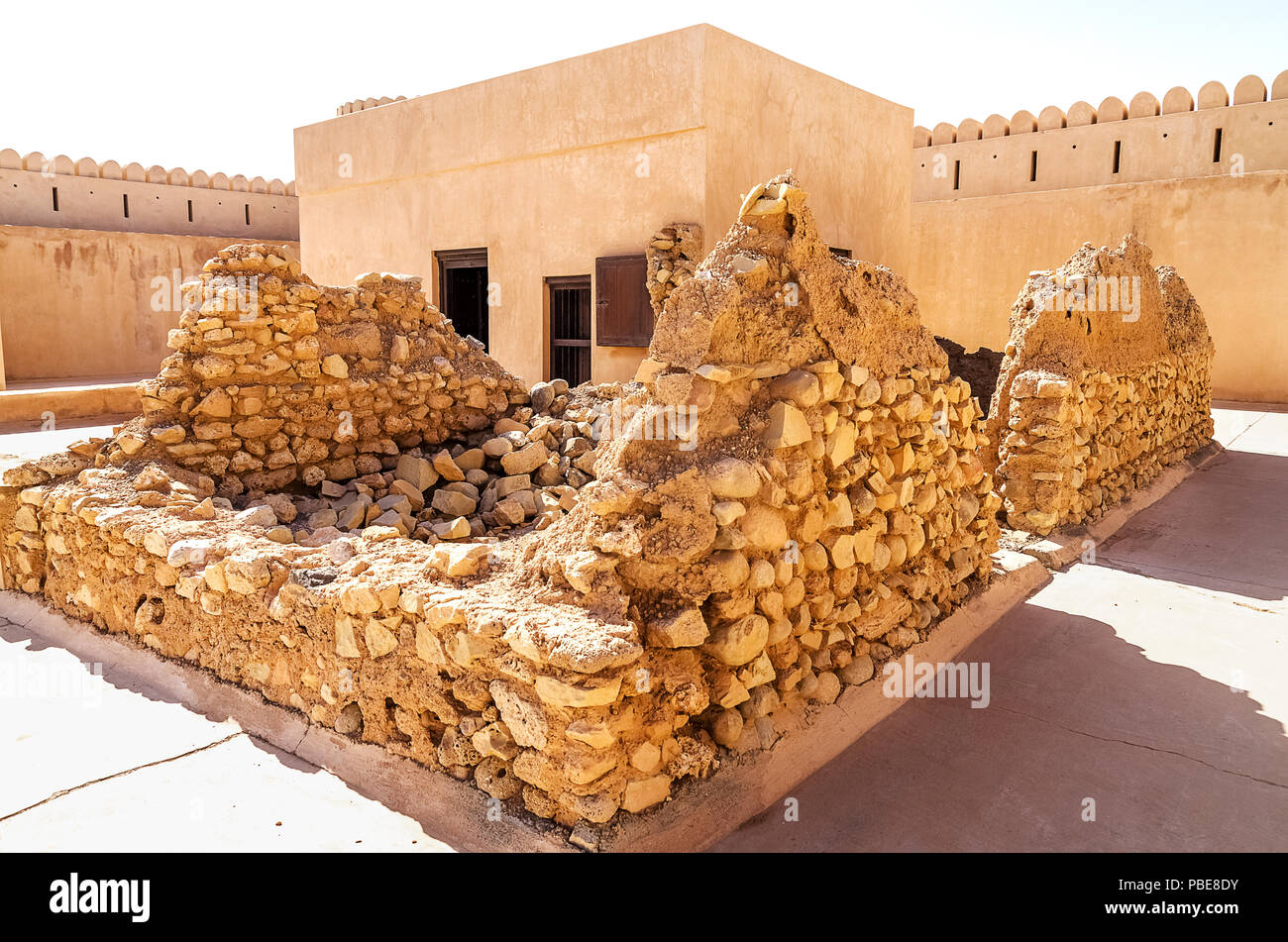 Ansicht der alten Sunaysilah Schloss in Sur Oman Stockfoto