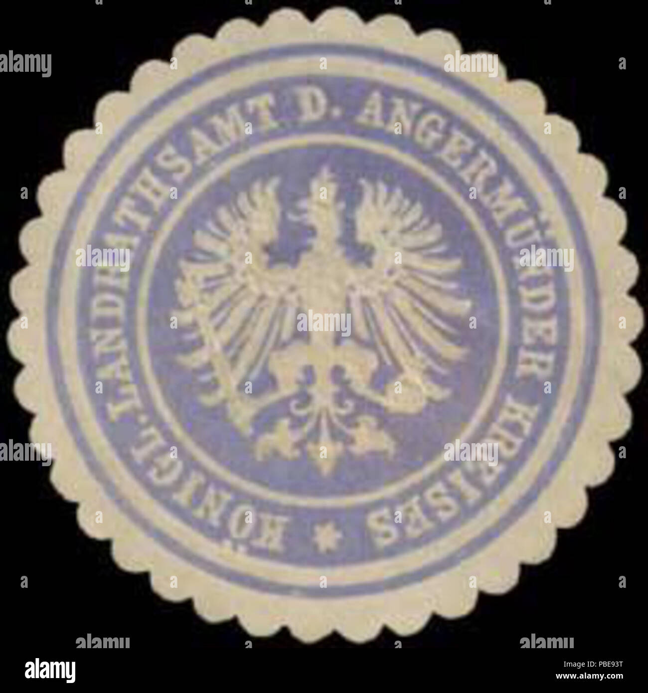 Alte Briefverschlussmarke aus Papier, welche seit ca. 1850 von Behoerden, Anwaelten, Notaren und Firmen zum Verschliessen der Post verwendet wurde. 1408 Landrathsamt Siegelmarke K. d. Angermünder Kreises W 0387907 Stockfoto