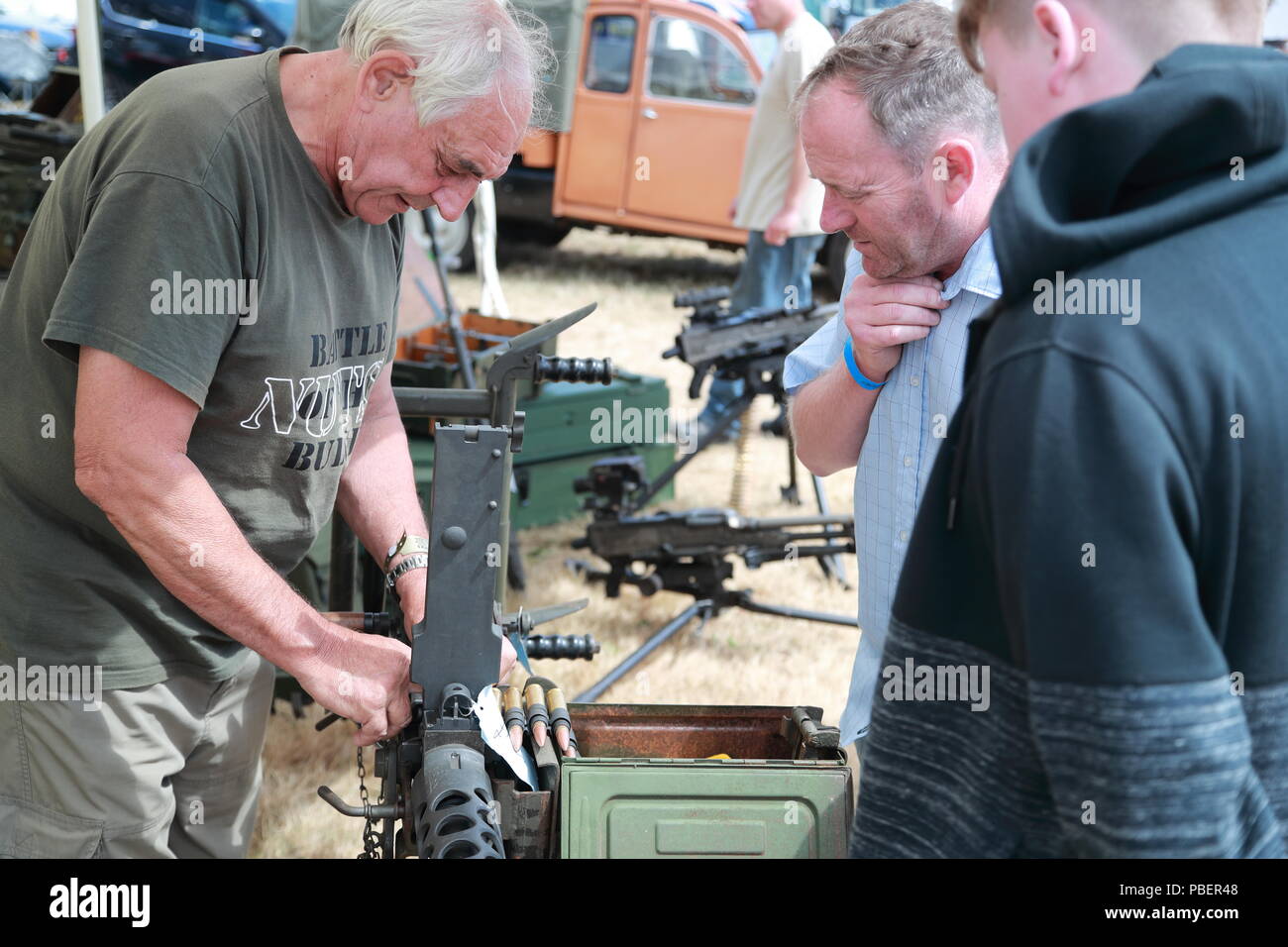 Kent, UK. 28. Juli 2018. Militärische Enthusiasten bei Hop Farm in Kent gesammelt für die jährliche Krieg und Frieden Revival event. Sie zeigten ihre militärische Fahrzeuge und Geräte nachgespielt Krieg Zeit leben. Quelle: Uwe Deffner/Alamy leben Nachrichten Stockfoto