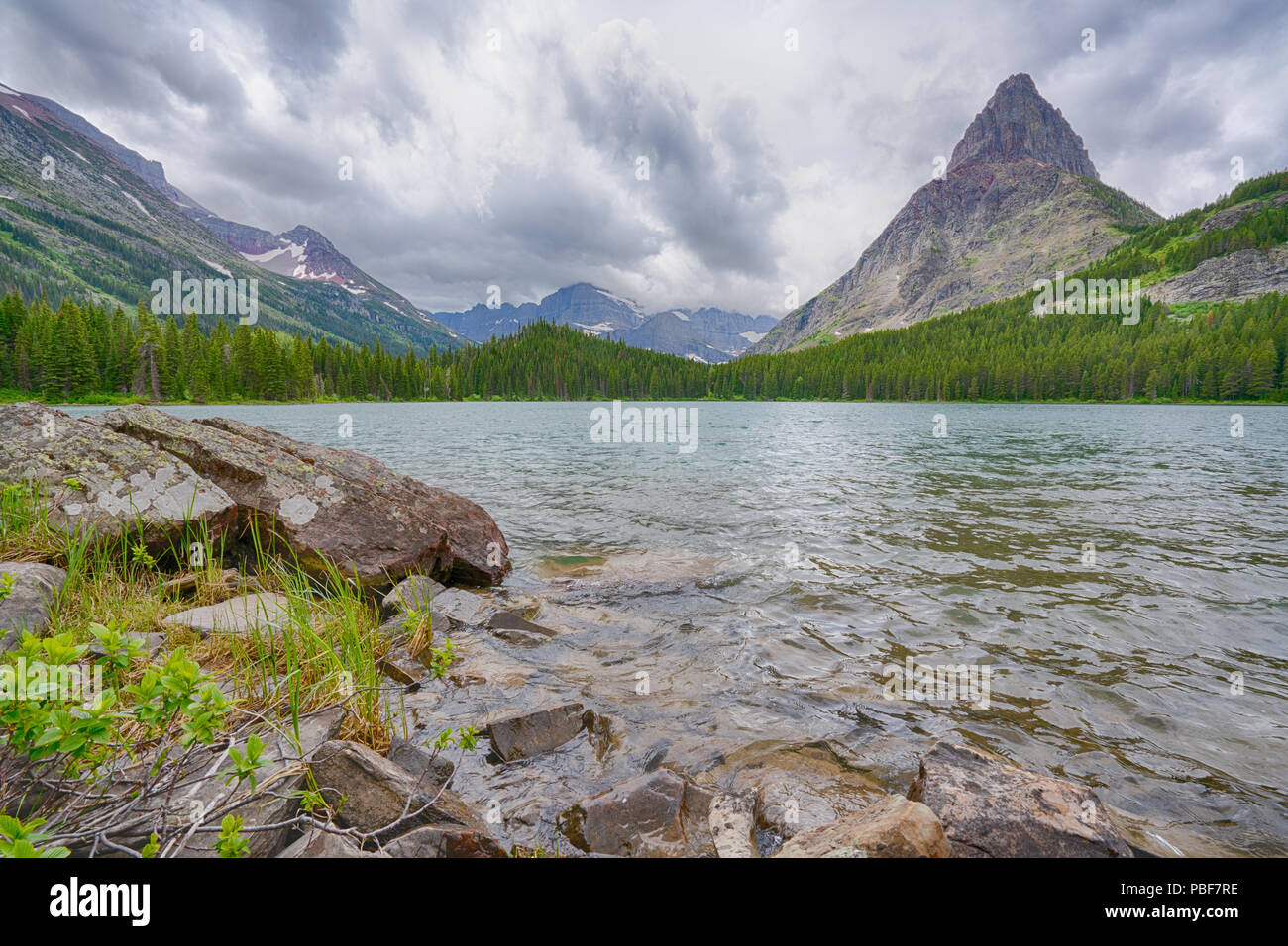 Swiftcurrent Lake, in der Nähe der vielen Gletscher des Glacier National Park Stockfoto