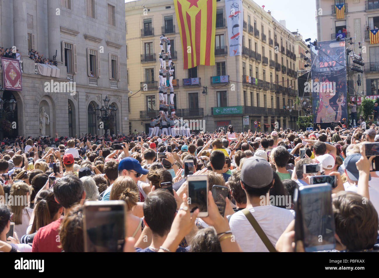 Barcelona, Katalonien, 24. September 2017: Castellers während La Merce Partei in Barcelona. An der Plaza Sant Jaume, im Rathaus. Stockfoto