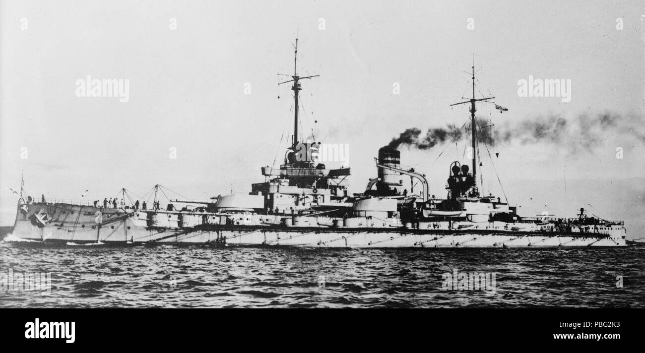 . Englisch: deutsche Schlachtschiff SMS-Westfalen. Kein Datum bei LOC aufgenommen; der Rumpf montierten Torpedo Netze Ende 1916 entfernt wurden, so dass diese noch in 1916 oder früher aufgenommen wurde. 1547 SMS-Westfalen LOC 25466 u Stockfoto