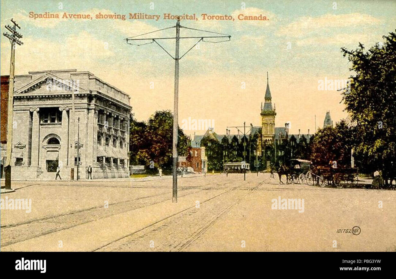 . Englisch: eine Postkarte von Spadina Avenue an der College Street, mit dem Lazarett (ehemals Knox College, später bekannt als 1 Spadina Crescent) im Hintergrund. Toronto, Kanada. Siehe auch. ca. 1914-1918 (der ehemaligen Knox College Gebäude wurde in ein Lazarett während des Ersten Weltkrieges umgewandelt; nach dem Krieg wurde es als Krankenhaus der Veteran bekannt, erst später von der Universität von Toronto erworben) 1556 Spadina Avenue, Lazarett, Toronto, Kanada Stockfoto