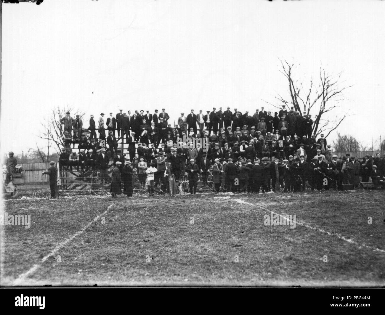 1558 Zuschauer an der Miami Universität Fußball Spiel 1912 (3190641899) Stockfoto