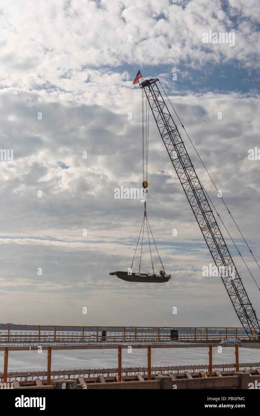Aufbau der SR 19 Brücke am kleinen See Harris in Lake County, Florida, USA Stockfoto