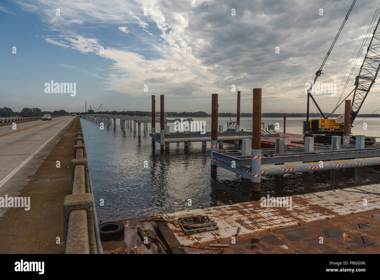 Aufbau der SR 19 Brücke am kleinen See Harris in Lake County, Florida, USA Stockfoto