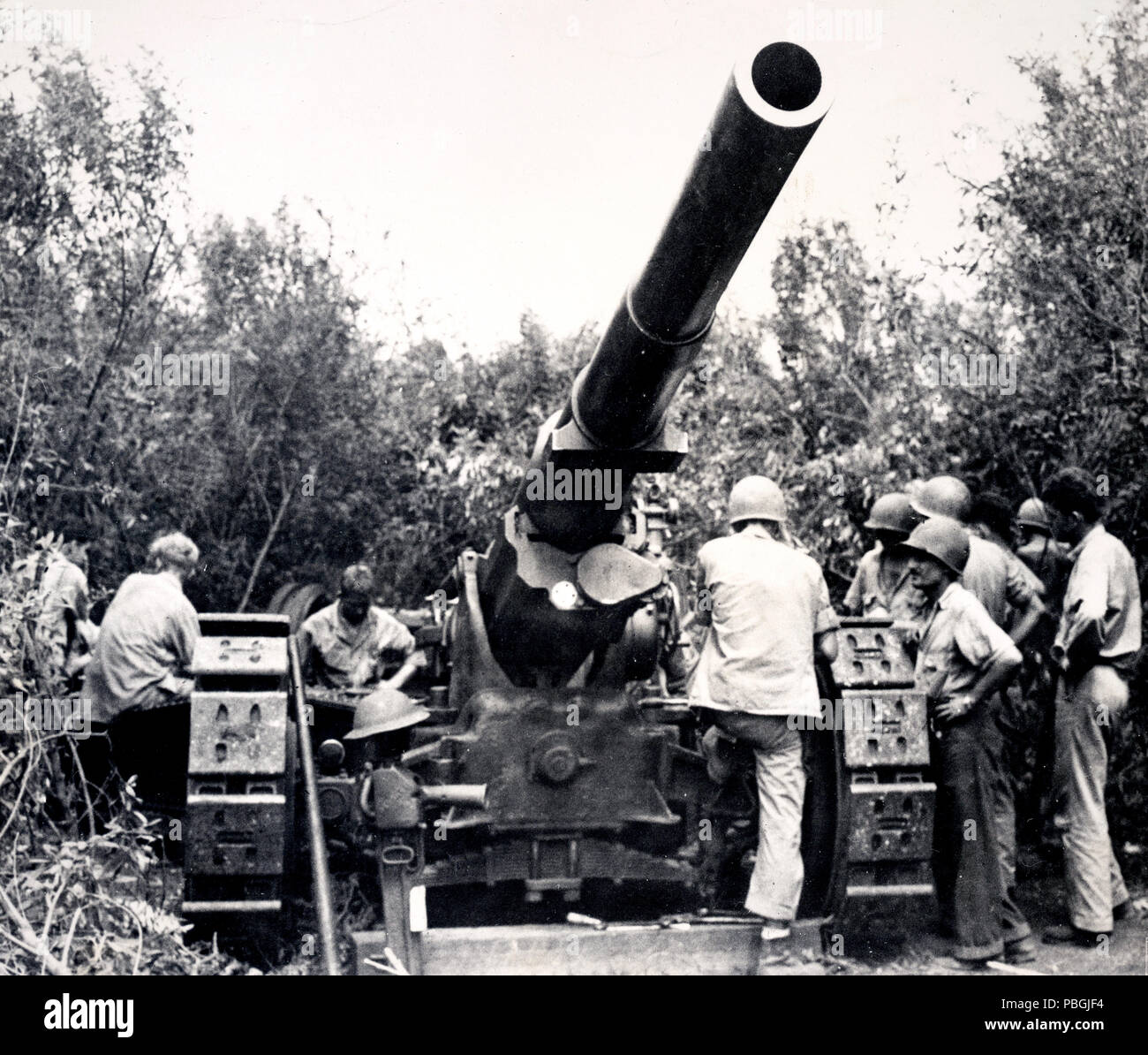 Weltkrieg Foto - 155-mm-Kanone auf guadalcanal Weltkrieg II. Stockfoto