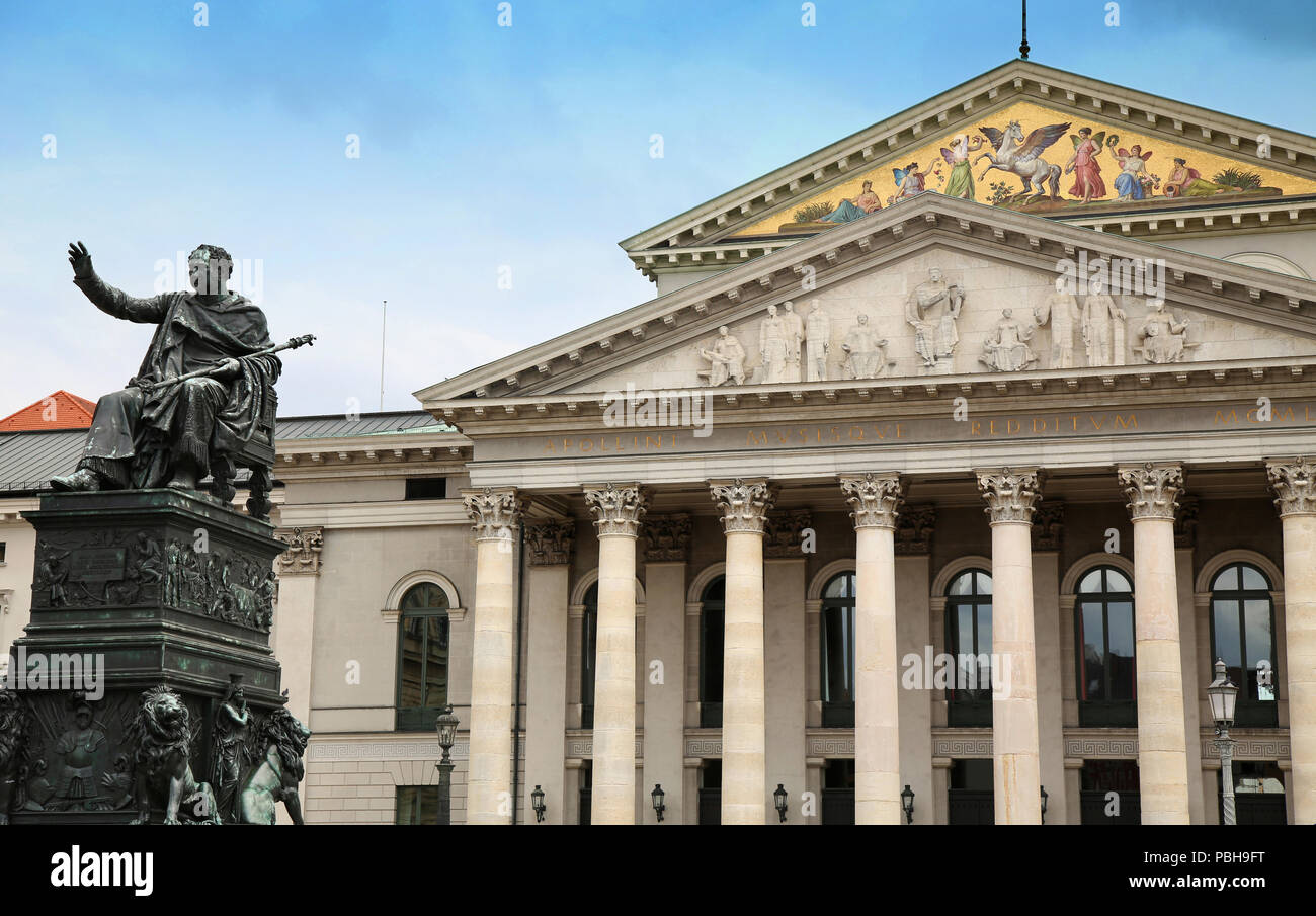 Das Nationaltheater München (Residenztheater) am MaxJosephPlatz in München, Deutschland