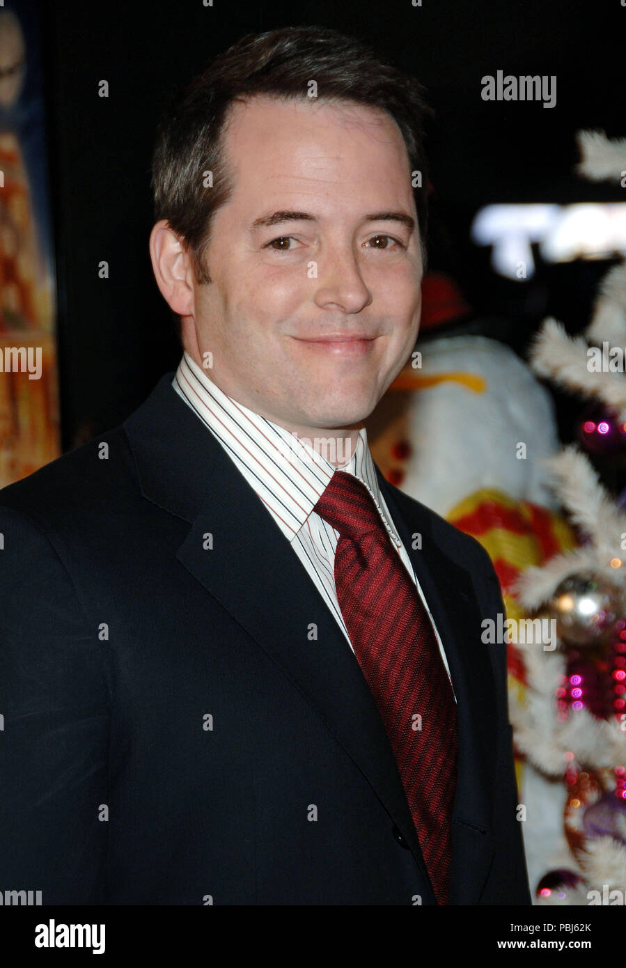 Matthew Broderick Ankunft an Deck die Hallen Premiere auf der Chinese Theatre in Los Angeles. headshot Lächeln Blickkontakt BroderickMatthew073 Red Carpet Event, Vertikal, USA, Filmindustrie, Prominente, Fotografie, Bestof, Kunst, Kultur und Unterhaltung, Topix Prominente Fashion/Vertikal, Besten, Event in Hollywood Leben - Kalifornien, Roter Teppich und backstage, USA, Film, Stars, Film Stars, TV Stars, Musik, Promis, Fotografie, Bestof, Kunst, Kultur und Unterhaltung, Topix, headshot, vertikal, eine Person aus dem Jahr 2006, Anfrage tsuni@Gamma-USA.com Stockfoto