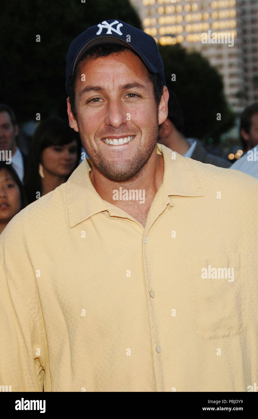 Adam Sandler am KLICKEN SIE AUF Premiere auf dem Westwood Village Theater in Los Angeles. 14. Juni 2006. SandlerAdam 359 Red Carpet Event, Vertikal, USA, Filmindustrie, Prominente, Fotografie, Bestof, Kunst, Kultur und Unterhaltung, Topix Prominente Fashion/Vertikal, Besten, Event in Hollywood Leben - Kalifornien, Roter Teppich und backstage, USA, Film, Stars, Film Stars, TV Stars, Musik, Promis, Fotografie, Bestof, Kunst, Kultur und Unterhaltung, Topix, headshot, vertikal, eine Person aus dem Jahr 2006, Anfrage tsuni@Gamma-USA.com Stockfoto