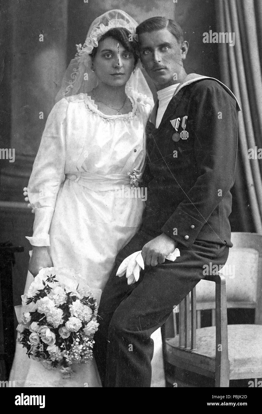1839 Hochzeit, Mann und Frau, Uniform, Sailor, Studio, Bouquet, doppelbildnis Fortepan 22193 Stockfoto