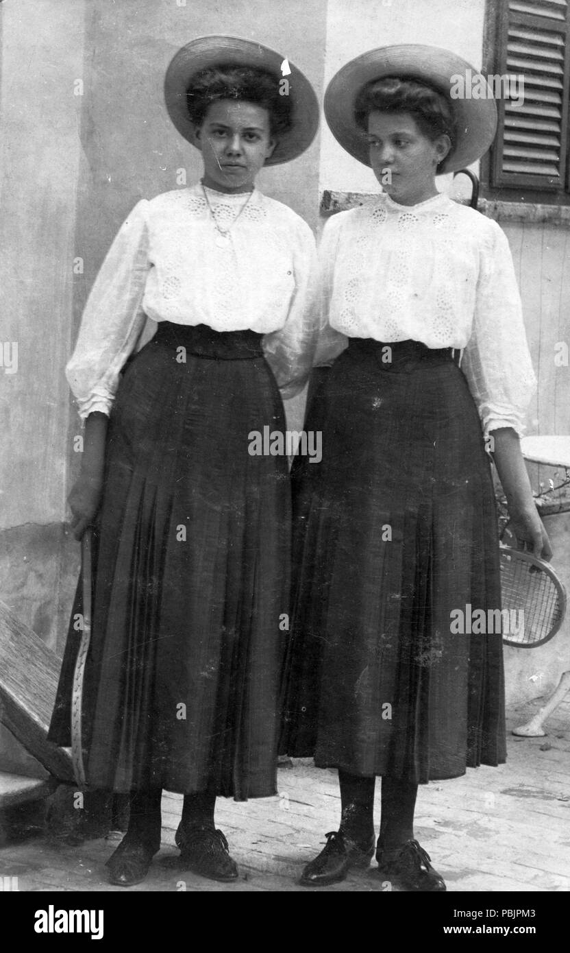 1867 Frauen, Tennis, Hut, Rock, Bluse Fortepan 18214 Stockfoto