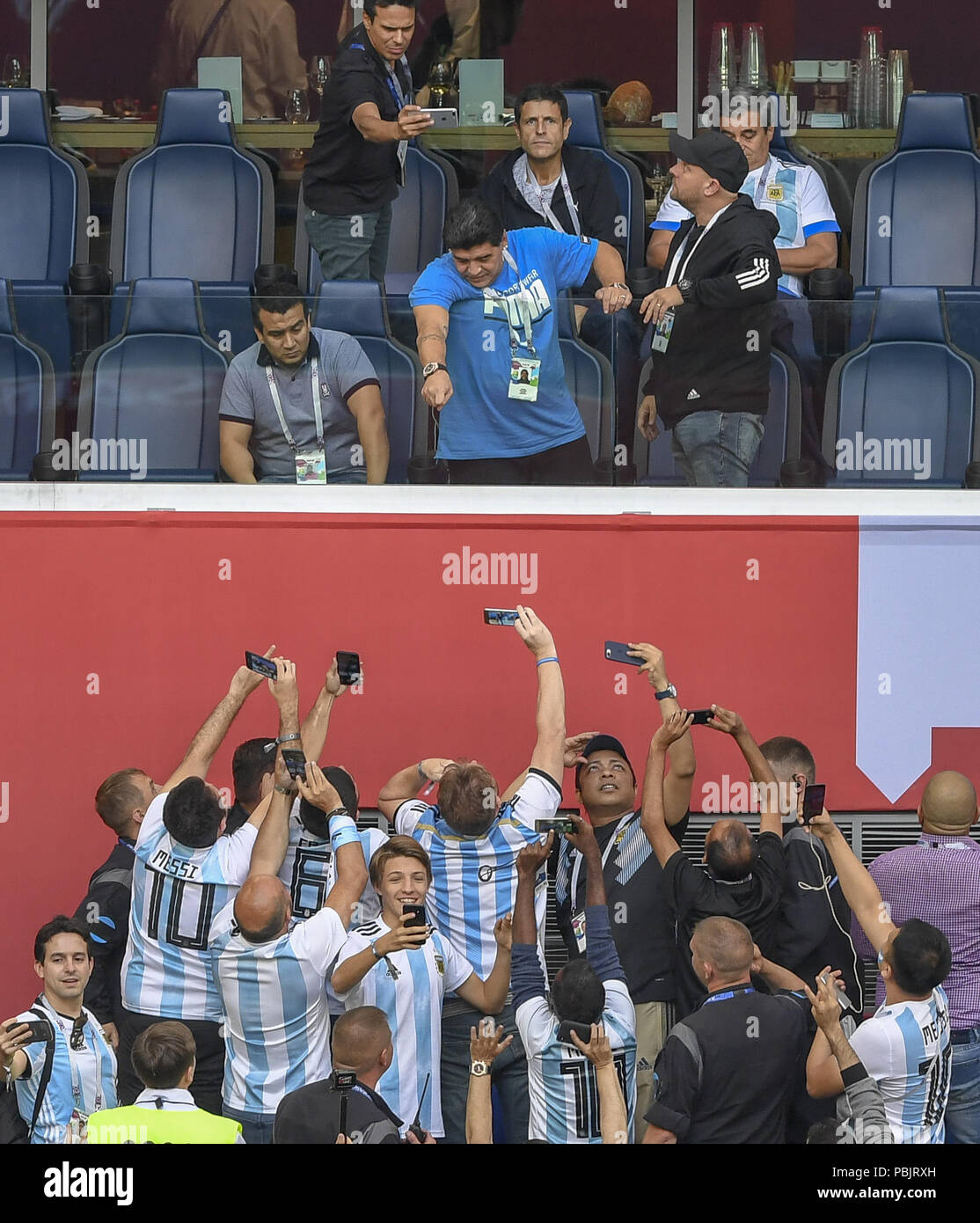 2018 FIFA World Cup - Nigeria vs Argentinien Gruppe D Spieltag 3 Sankt Petersburg mit: Diego Maradona Wo: St. Petersburg, Russische Föderation Wann: 26 Jun 2018 Credit: Anthony Stanley/WENN.com Stockfoto