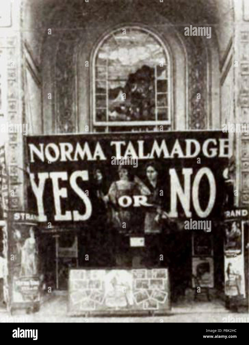 1875 Ja oder Nein (1920) - Strand Theatre, Laredo, Texas Stockfoto