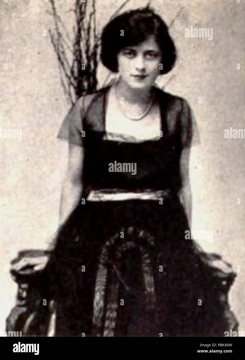 1002 Maria Beaton - Mar 1921 EH Stockfoto