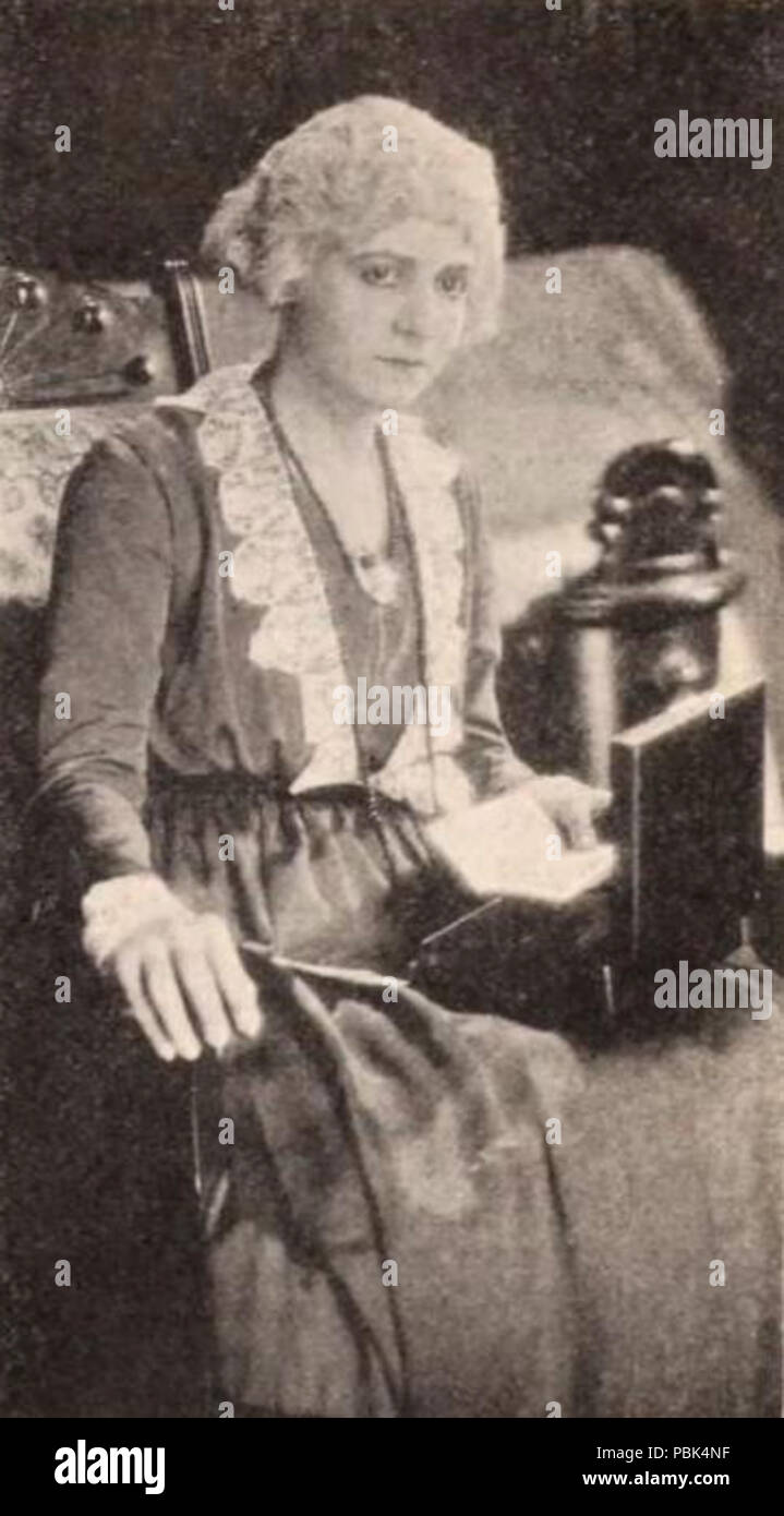 888 Lavendel und alte Spitze (1921) - 3. Stockfoto