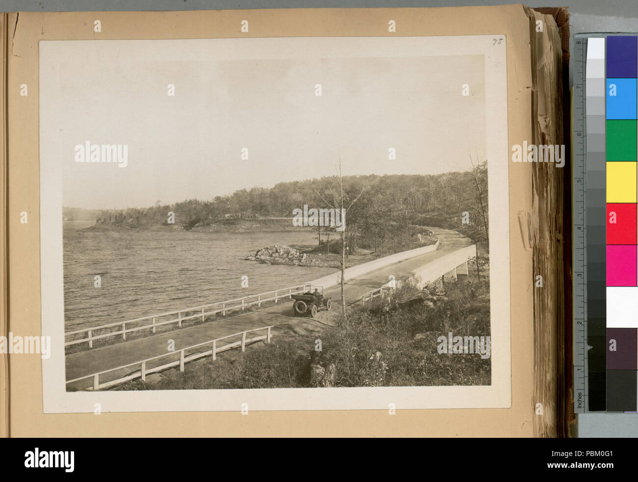 759 Autobahnen. Teil der Kensico Behälter mit Cranberry Bach Brücke und dem State Highway. Vertrag 9. Oktober 26, 1916 (Nypl b 13814376-435554) Stockfoto