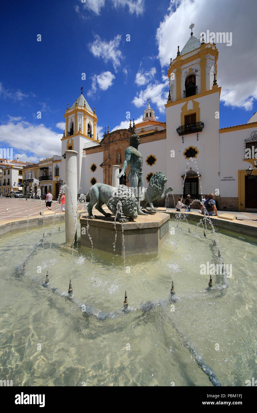 Stadt Ronda in Andalusien, Südspanien, berühmt für seine Brücke über die Schlucht. Stockfoto