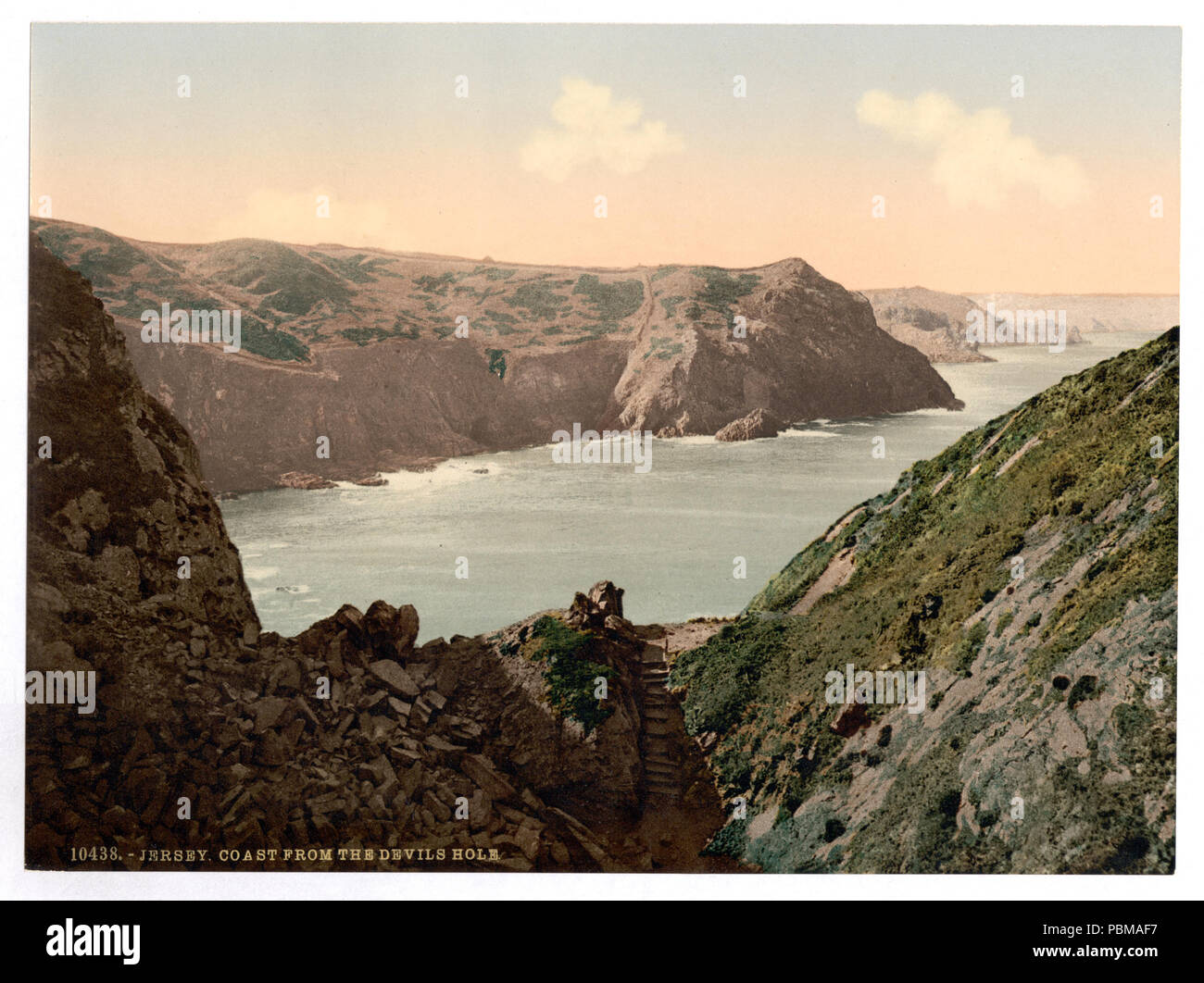 . Jersey, an der Küste von Loch des Teufels, Channel Islands. Drucken Art.Nr. "10438'.; Teil: die Britischen Inseln in der Photochrom print Collection.; mehr Informationen über die Photochrom Print Collection an Http://hdl.loc.gov/loc.pnp/pp.pgz; Titel ist von der Detroit Publishing Co., Katalog J - Ausland abschnitt, Detroit, Mich.: Detroit Publishing Company, 1905. Zwischen 1890 und 1900 831 Jersey, an der Küste von Loch des Teufels, Kanal Inseln - LCCN 2002696500 Stockfoto