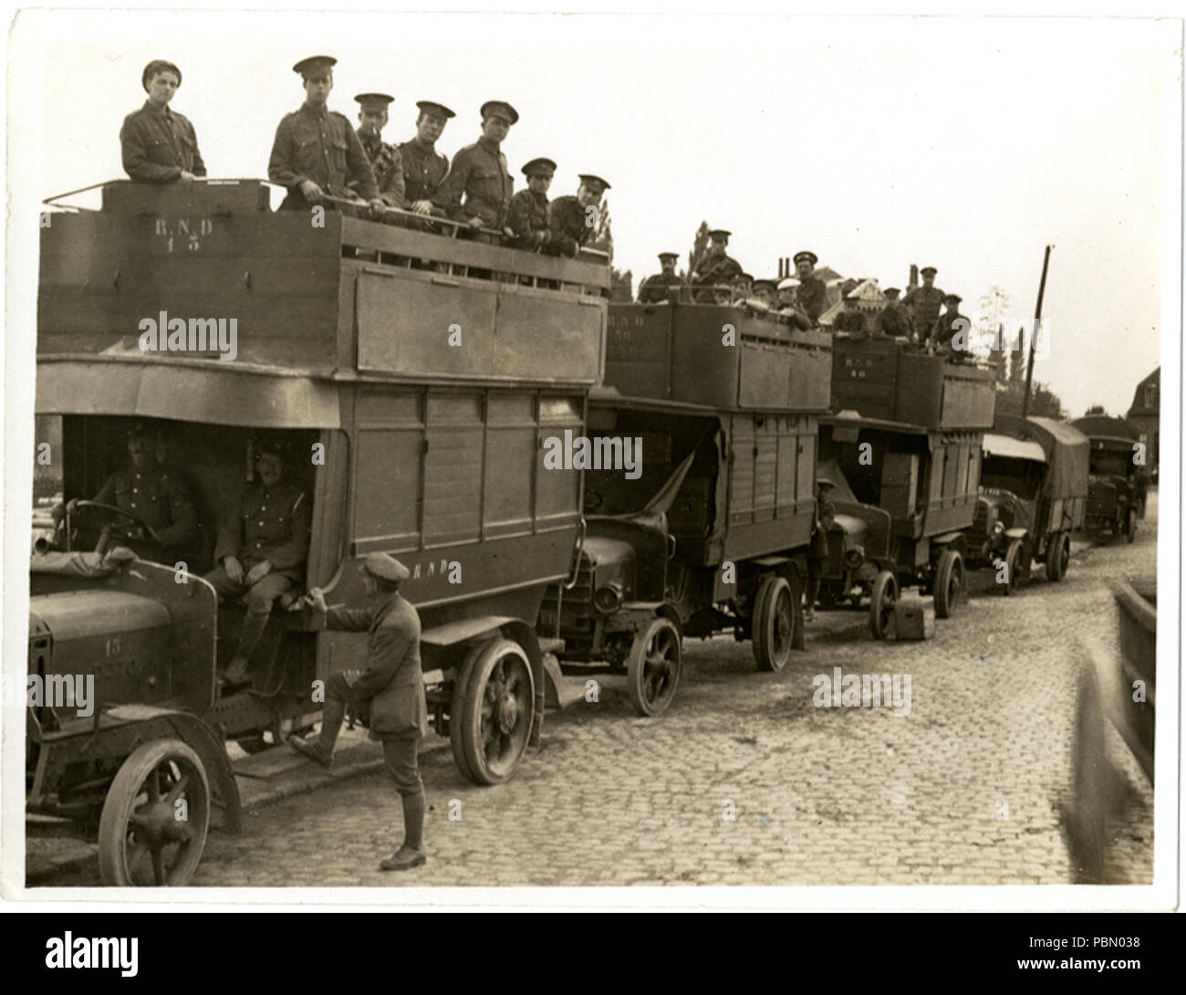 932 London motor Busse wie an der Front eingesetzt (Foto 24-261) Stockfoto