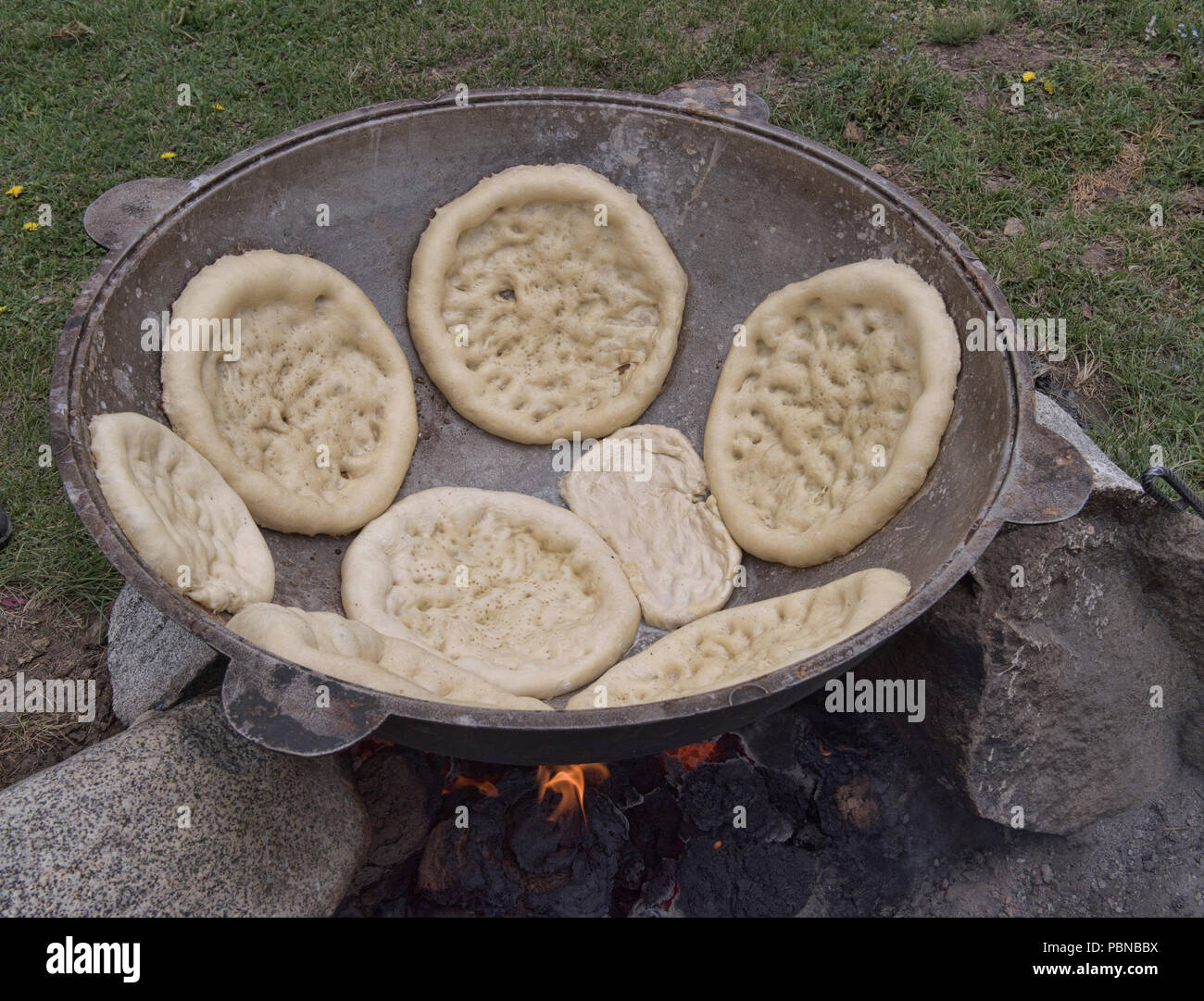 Traditionell gebackene nan Brot, Alay, Kirgisistan Stockfoto
