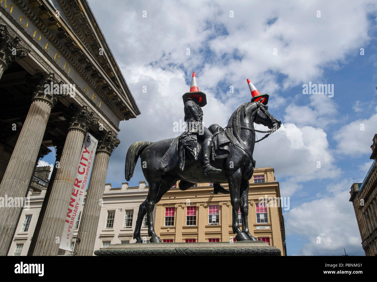 Der Pferdesport Wellington Statue ist eine Statue von Arthur Wellesley, 1. Herzog von Wellington, auf der Royal Exchange Square, Glasgow, Schottland. Stockfoto