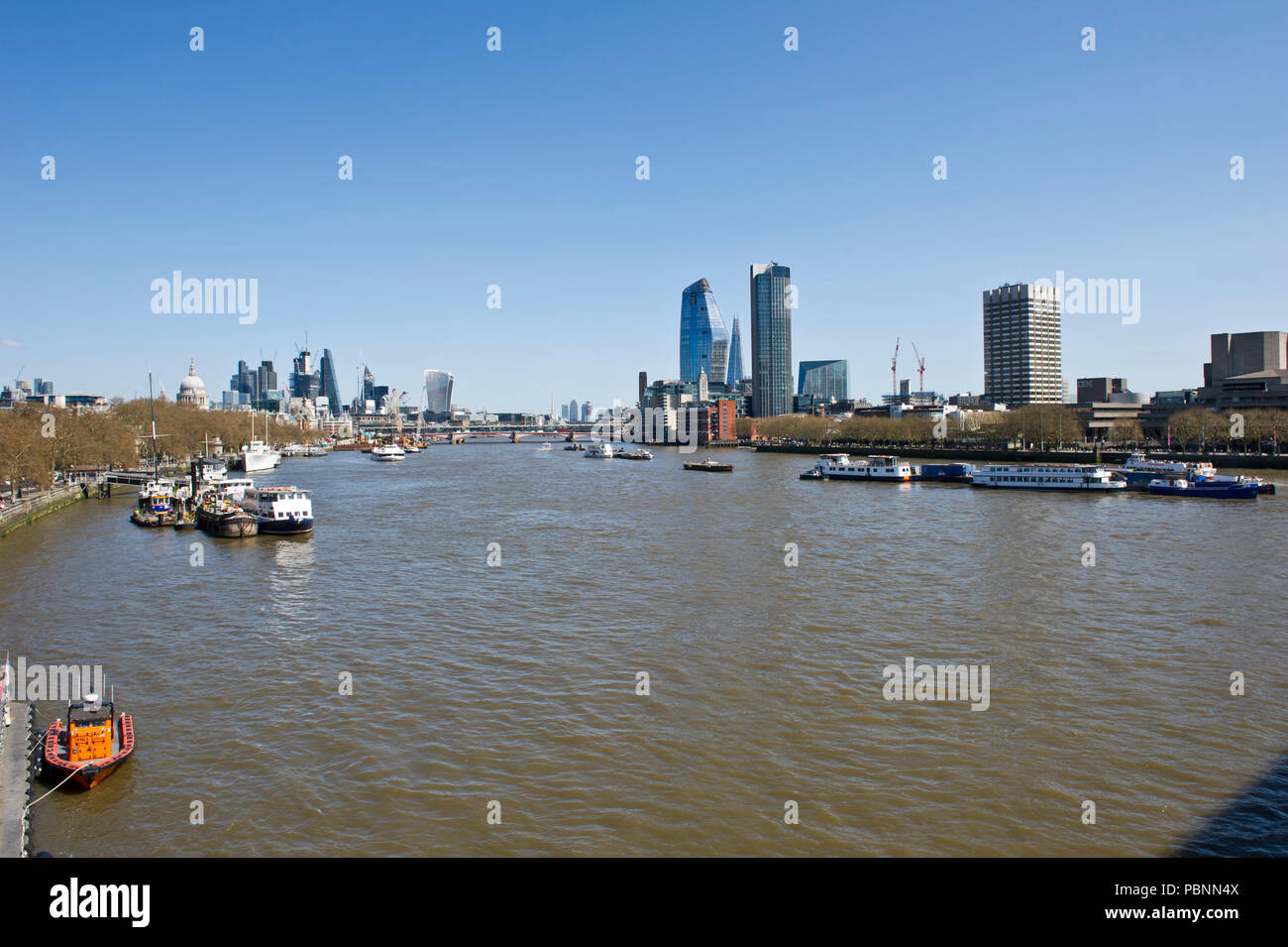 Ein Panoramablick auf die Stadt von London über die Themse, London, England, Vereinigtes Königreich Stockfoto