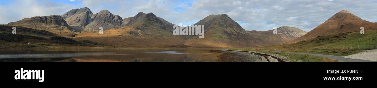 Loch Slapin und die Cuillins - Panorama Stockfoto