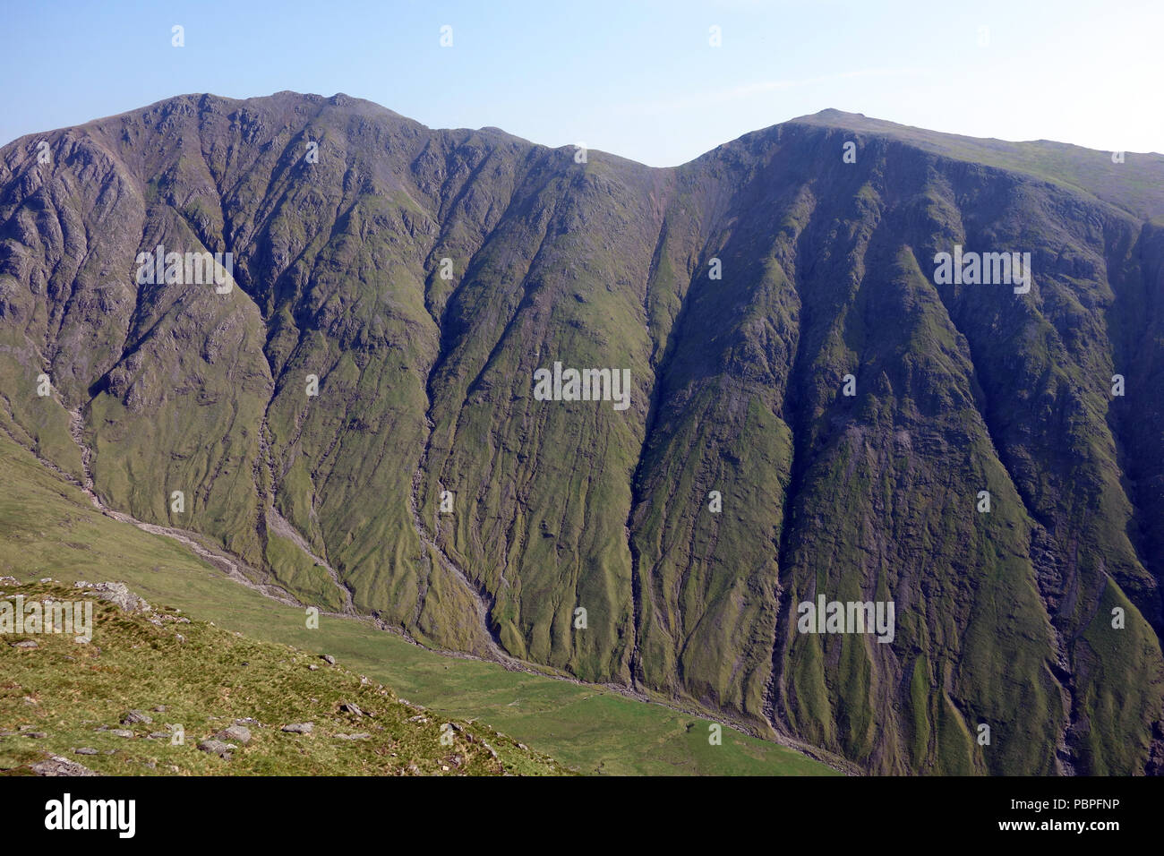Die Schottischen Berge Munro Bidean nam Bain vom Gipfel des Corbett Beinn Maol Chaluim im Glen Etive, Scottish Highlands, Schottland, Großbritannien. Stockfoto