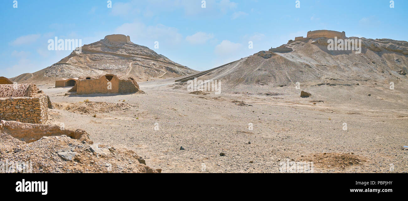 Archäologische Stätte von Dakhma (Türme des Schweigens) mit erhaltenen Beerdigung und zeremoniellen Bauten, Yazd, Iran. Stockfoto