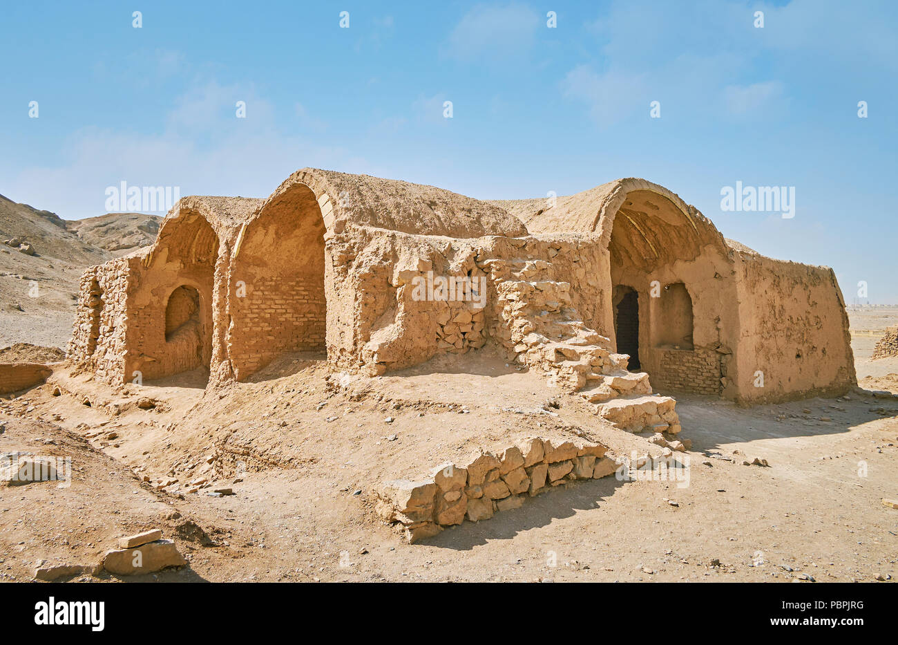 Ruinen des antiken Khaiele-zoroastrischen Kultbau, in Dakhma (Turm des Schweigens) Archäologische Stätte, Yazd, Iran. Stockfoto