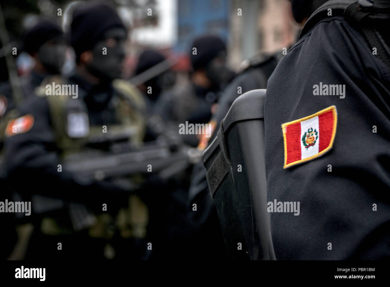 Lima, Lima, Peru. 29. Juli, 2018. Peruanische Soldaten gesehen marschieren. Mitglieder der bewaffneten Kräfte in Peru, Küstenwache, Suche und Rettung und Polizei März in voller Uniform während des Landes Gran Parada Militar. Dieser Parade tritt immer am Tag nach dem Tag der Unabhängigkeit Perus Kennzeichnung das offizielle Ende der Feierlichkeiten in der ganzen Nation. Credit: Jason Sheil/SOPA Images/ZUMA Draht/Alamy leben Nachrichten Stockfoto