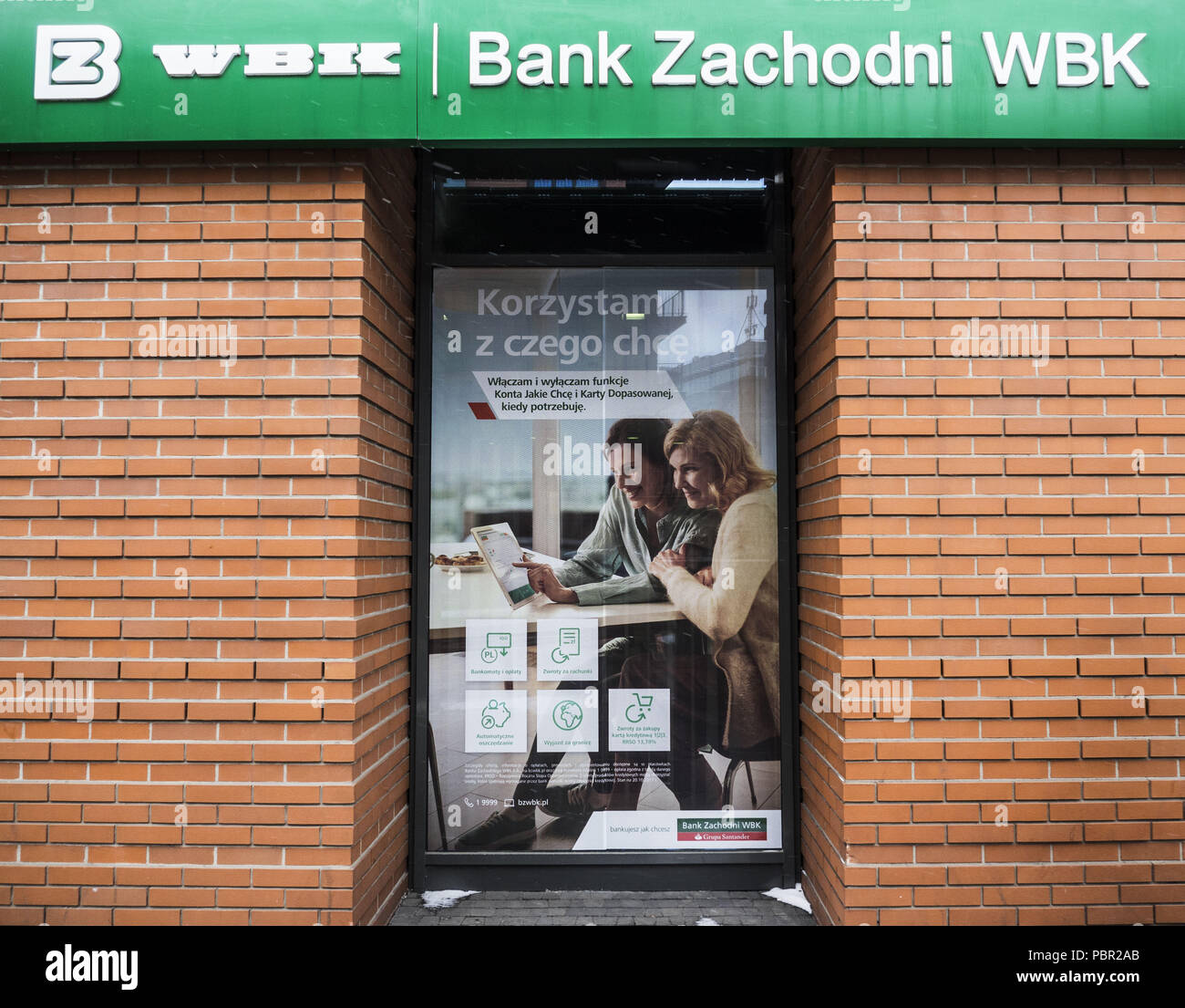 Krakau, Polen. 19 Mär, 2018. Bank Zachodni WBK in Krakau. Bank Zachodni WBK (BZ WBK) ist eine polnische Universalbank. Es ist die drittgrößte Bank in Polen in Bezug auf die Vermögenswerte der Wert und die Zahl der Verkaufsstellen. Es wurde im Jahr 2001 durch die Fusion der Bank Zachodni S.A. und Wielkopolski Bank Kredytowy SA gebildet. Seit 2011 hat die Bank durch die spanische Bank Santander Gruppe geführt. Quelle: Igor Golovniov/SOPA Images/ZUMA Draht/Alamy leben Nachrichten Stockfoto