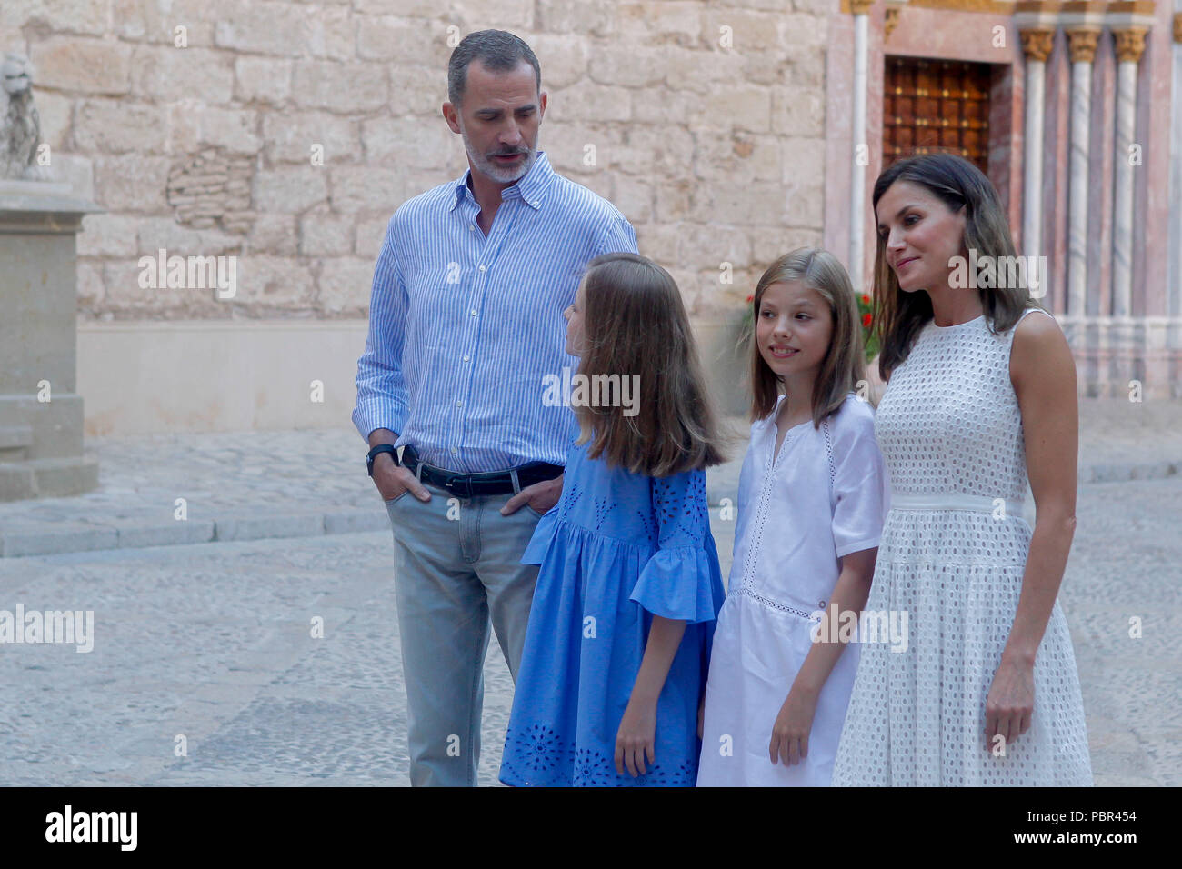 Palma De Mallorca, Spanien. 29. Juli, 2018. König Felipe VI. von Spanien, der Königin Letizia von Spanien, Krone Prinzessin Leonor, Prinzessin Sofia posieren für die Fotografen in der Sommersession im Almudaina Palast am 29. Juli 2018 in Palma, Spanien Quelle: Jimmy Olsen/Medien Punch *** Keine Spanien***/Alamy leben Nachrichten Stockfoto