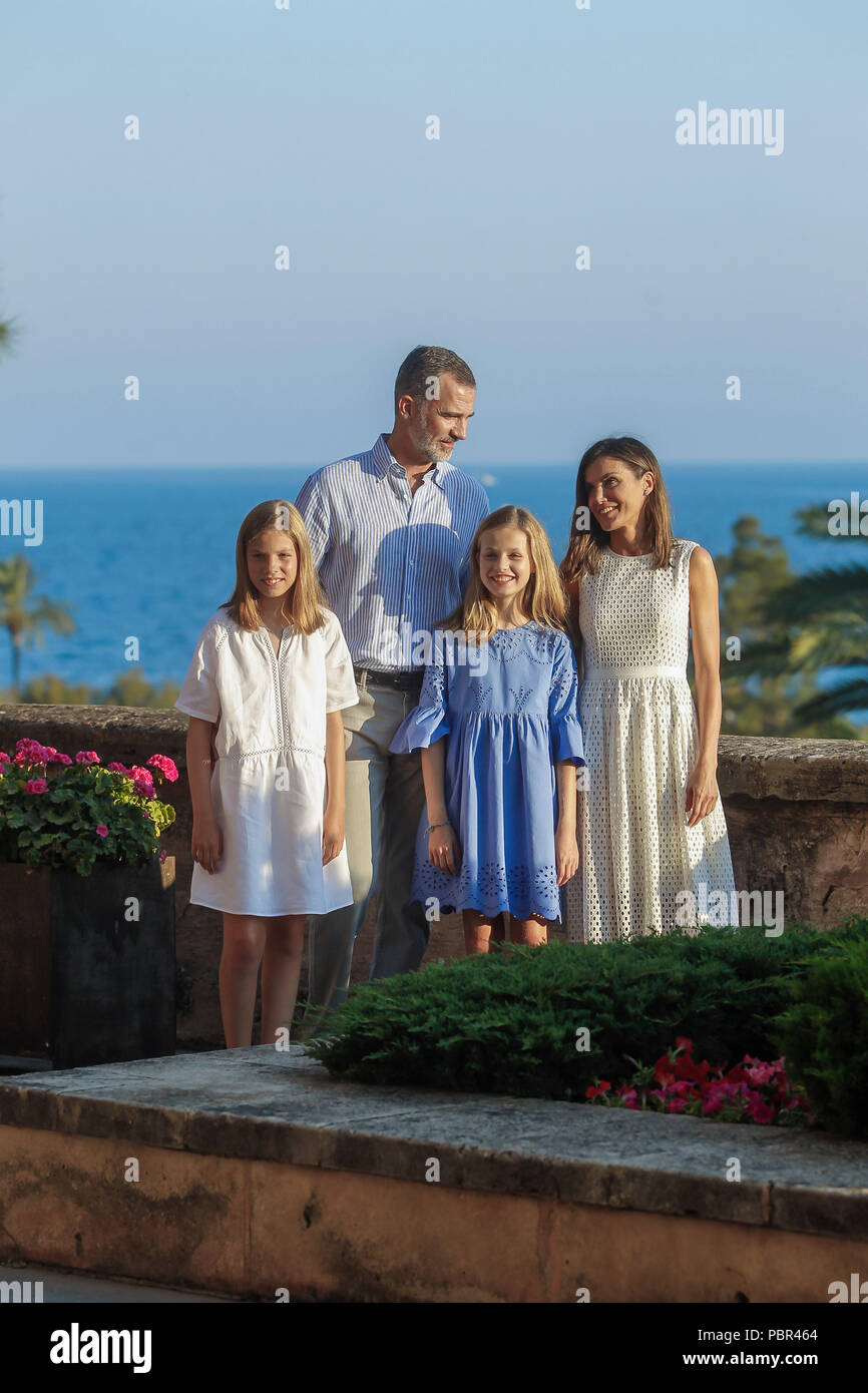 Palma De Mallorca, Spanien. 29. Juli, 2018. König Felipe VI. von Spanien, der Königin Letizia von Spanien, Krone Prinzessin Leonor, Prinzessin Sofia posieren für die Fotografen in der Sommersession im Almudaina Palast am 29. Juli 2018 in Palma, Spanien Quelle: Jimmy Olsen/Medien Punch *** Keine Spanien***/Alamy leben Nachrichten Stockfoto