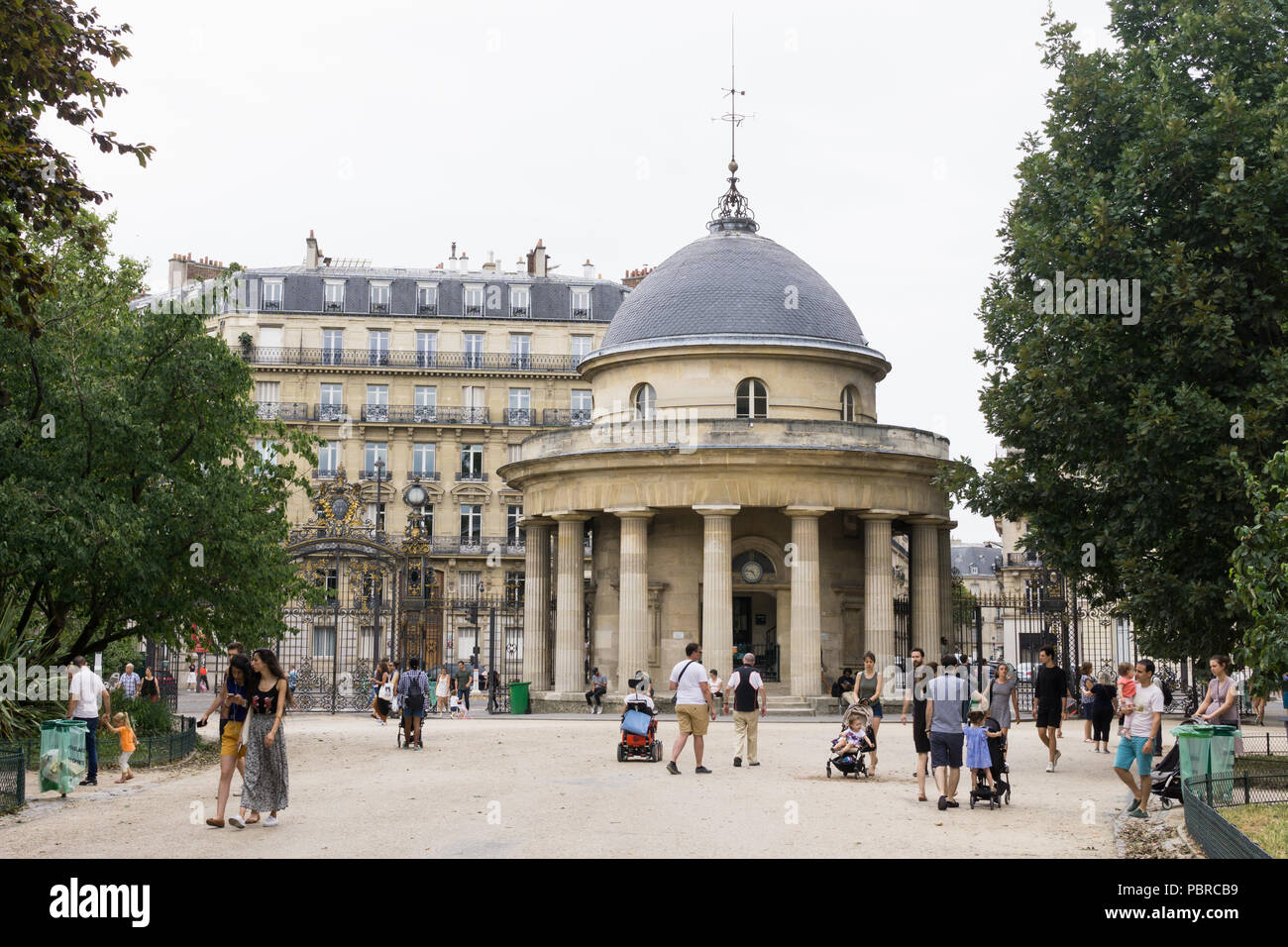 Park Monceau Paris - Rotunde im Park Monceau in Paris, Frankreich, Europa. Stockfoto