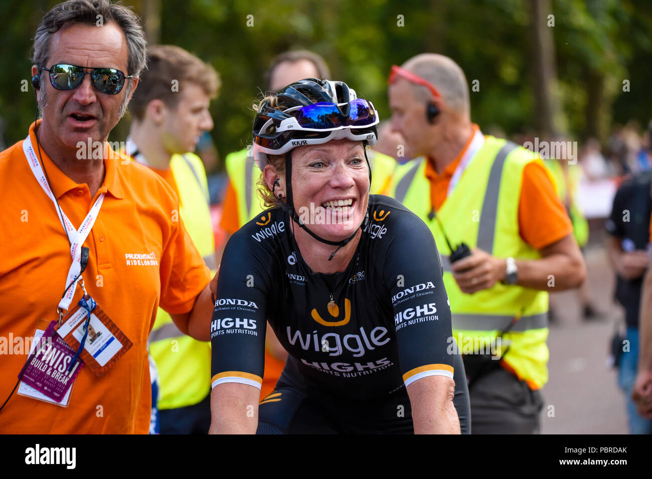 Kirsten Wild von Team Wiggle Hoch 5 Nach dem Gewinn des aufsichtsrechtlichen RideLondon Classique Frauen Radrennen Stockfoto