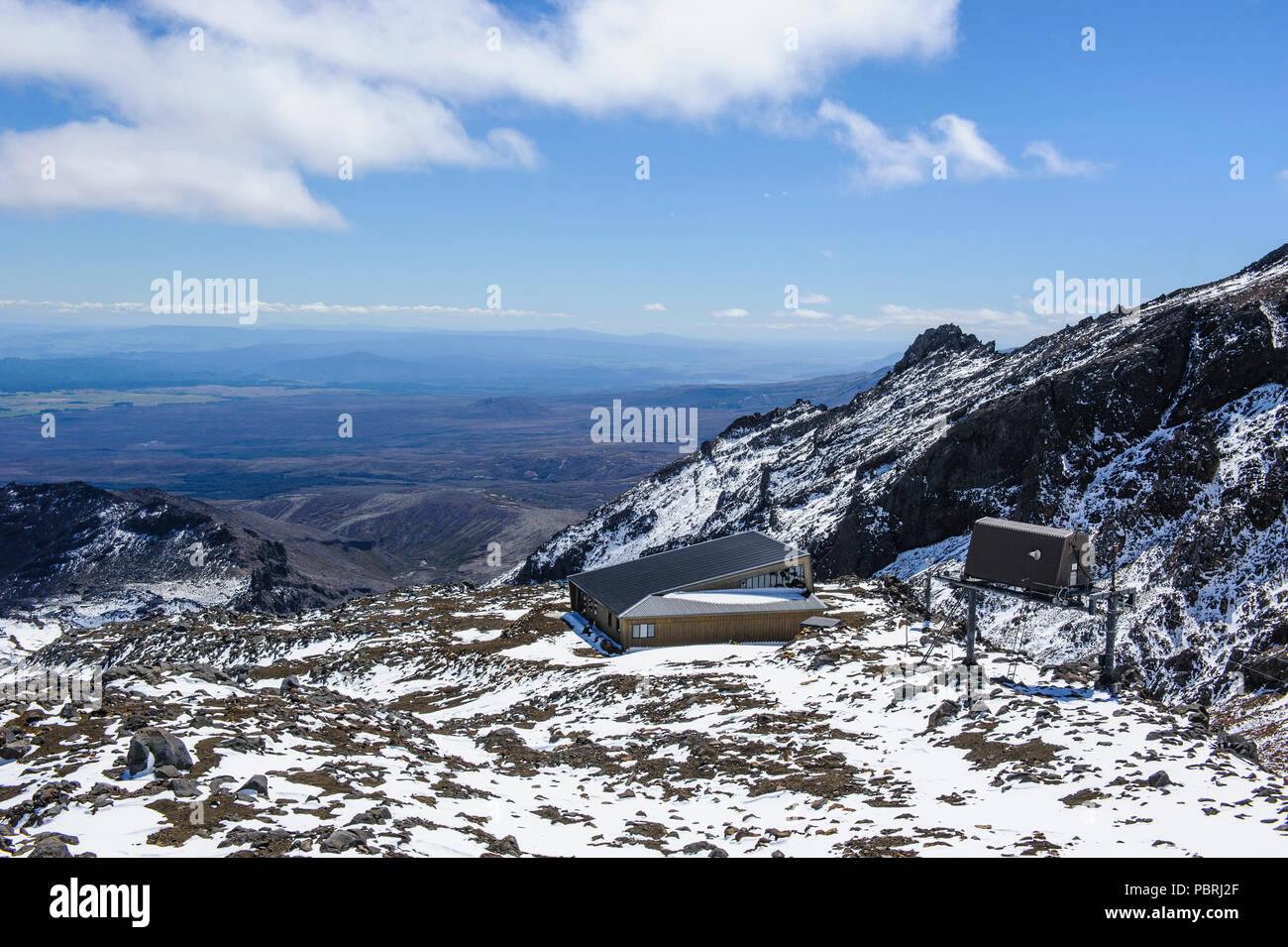 Ski Hütte auf dem Mount Ruapehu, Unesco Welterbe Blick Tongariro National Park, North Island, Neuseeland Stockfoto