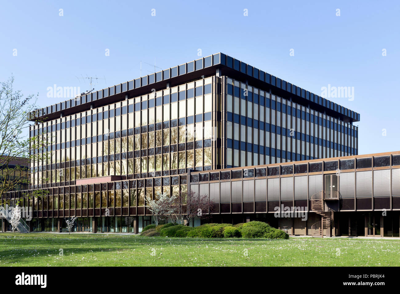 Heinz-Nixdorf-Forum, dem ehemaligen Hauptsitz der Nixdorf Computer AG, heute Sitz des Heinz-Nixdorf-Museumsforum, Stockfoto