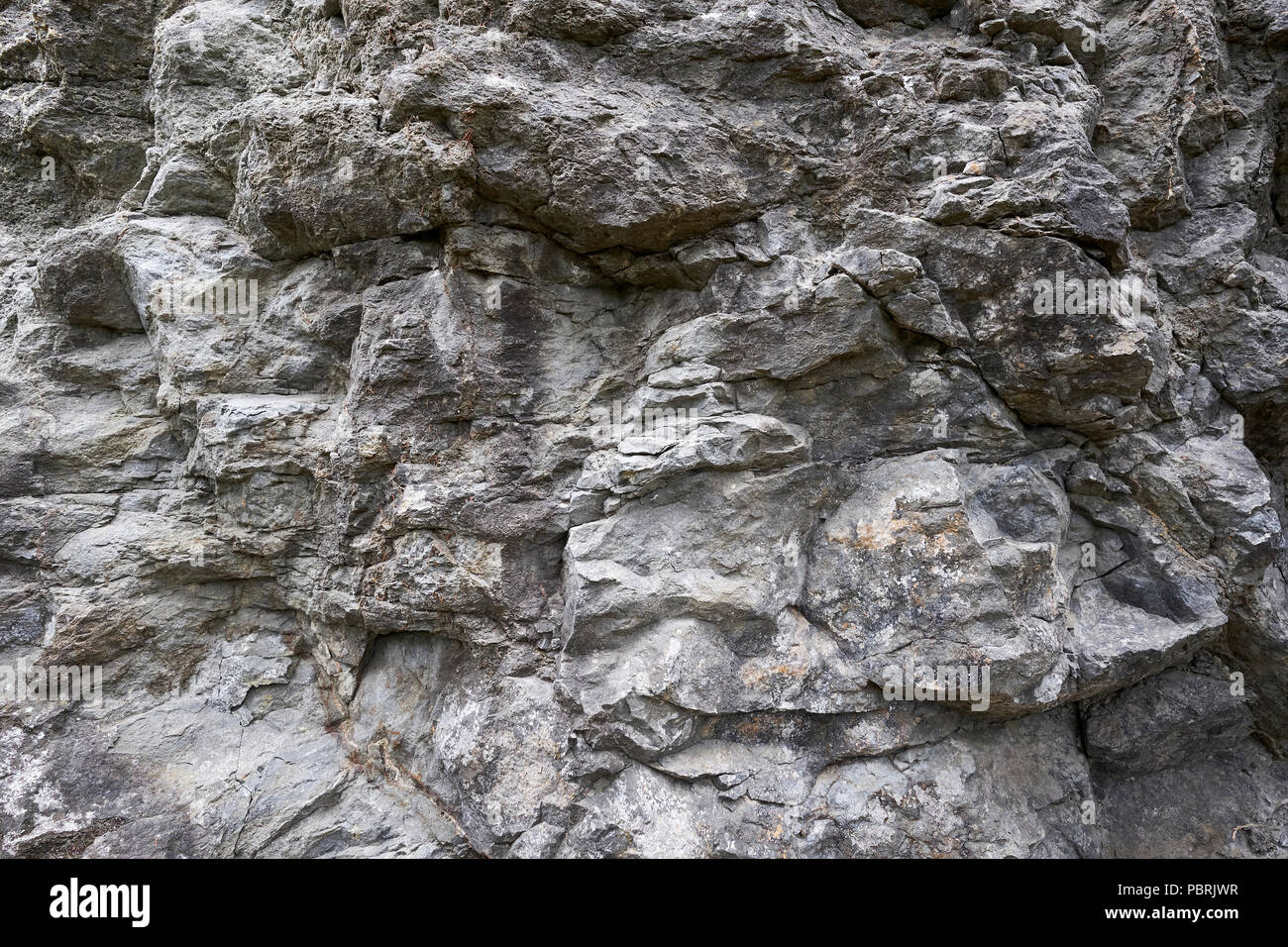 Verwittertem basalt Rock bei Hegauvulkan Höwenegg Immendingen, Kreis Tuttlingen, Baden-Württemberg, Deutschland Stockfoto