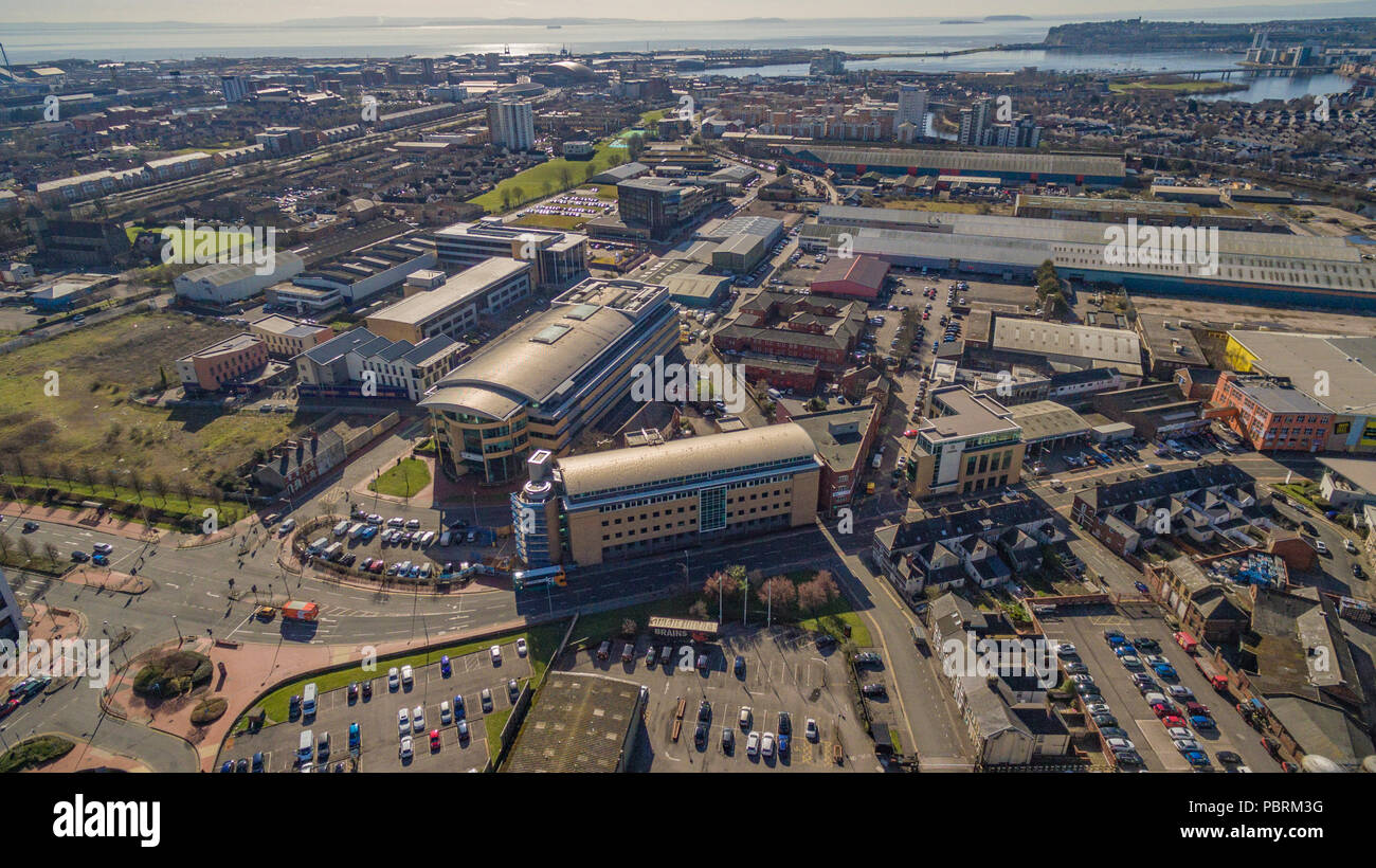 Aus der Vogelperspektive des ehemaligen Brains Brauereistandortes, heute der Standort des Central Quay im Zentrum von Cardiff, Wales, Großbritannien: Phillip Roberts Stockfoto